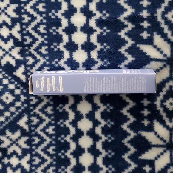 Alleyoop Game Face Second Skin Concealer shade/Standout full size brand new - Picture 8 of 10